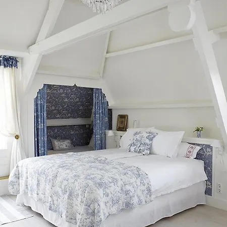 Gustav Bed & Breakfast Grave